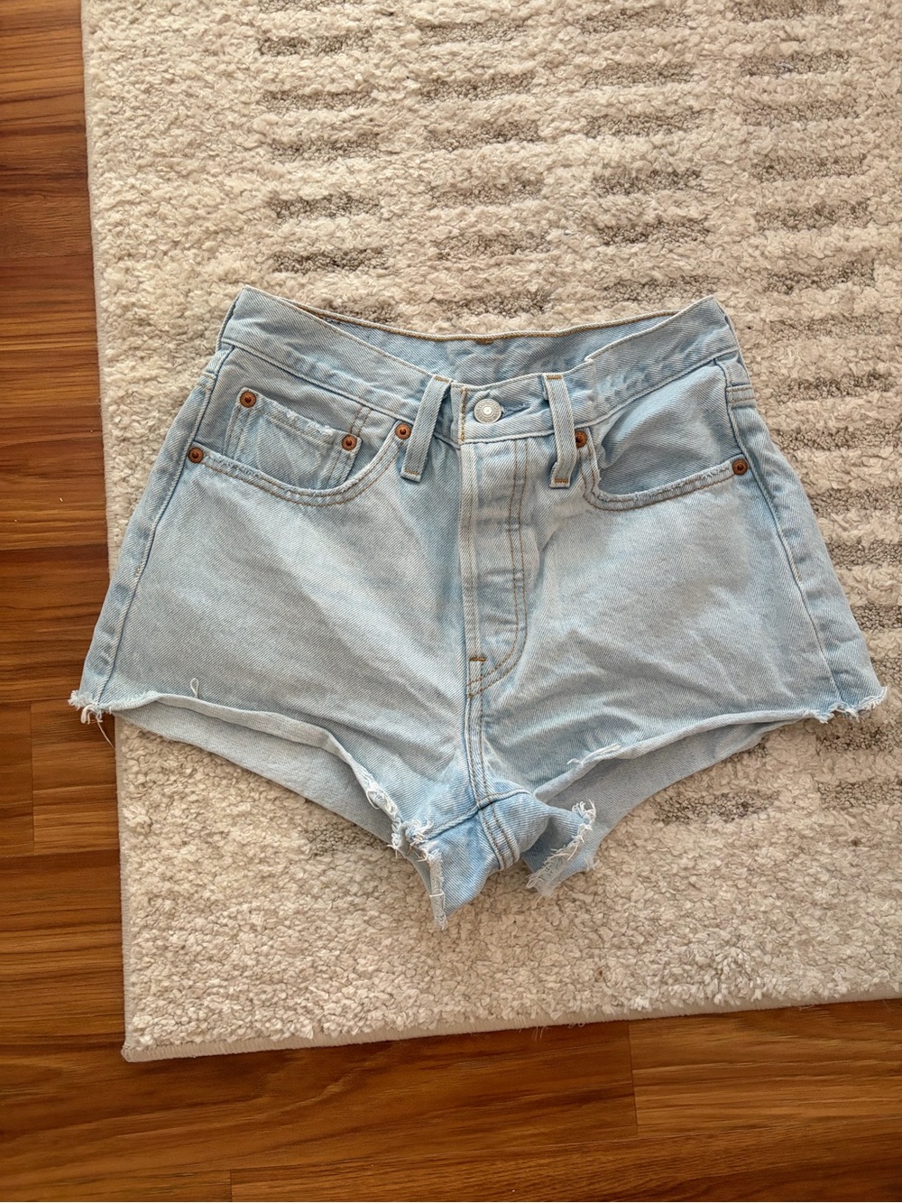 Levi’s 501 cutoff shorts